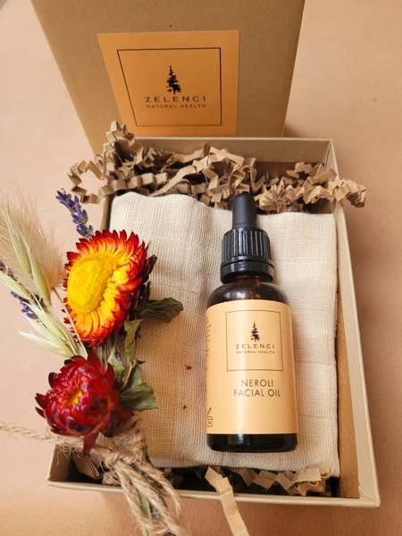 Picture of Neroli Facial Oil Gift set with Gift box and dried flower posy